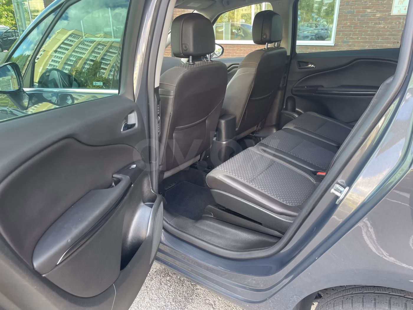Opel Zafira фото 8