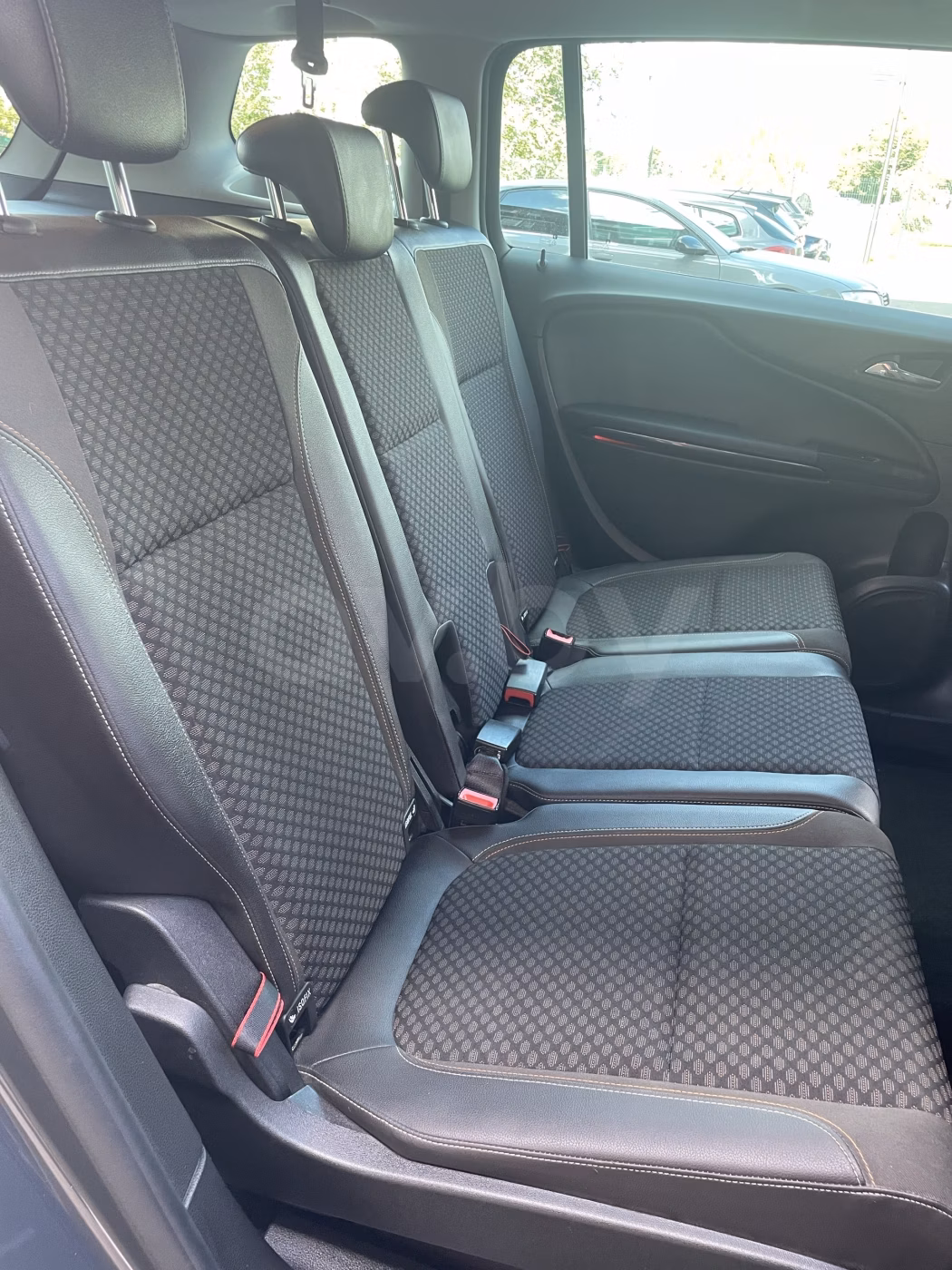 Opel Zafira фото 10