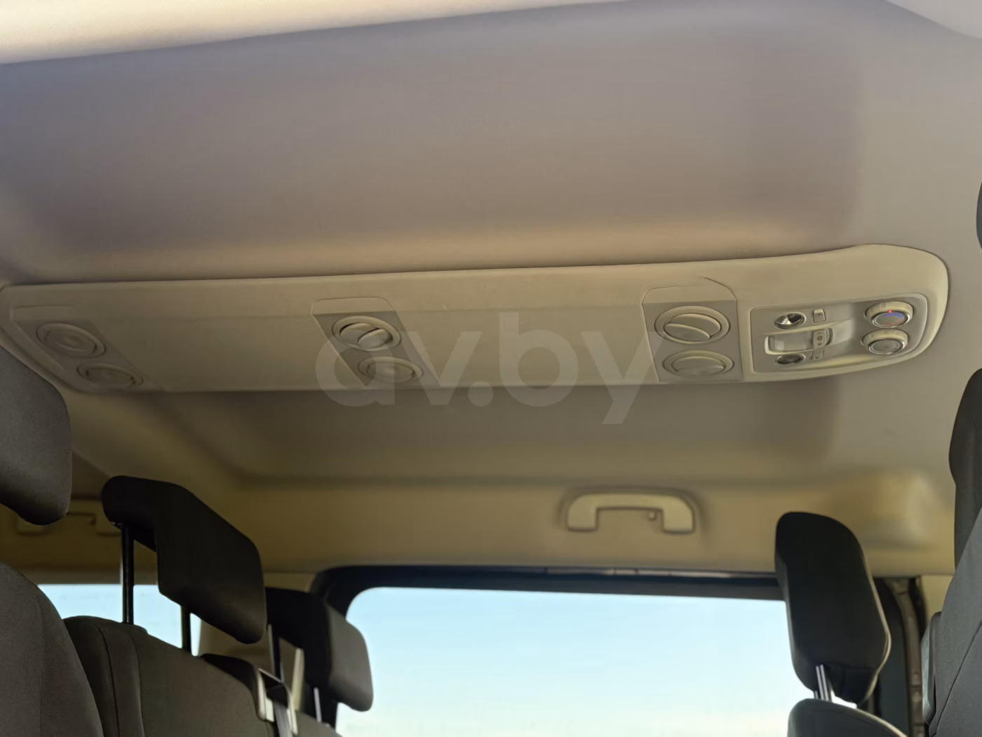 Opel Vivaro фото 15