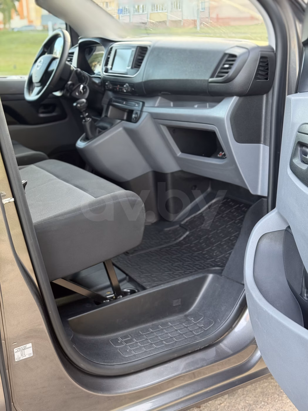Opel Vivaro фото 11