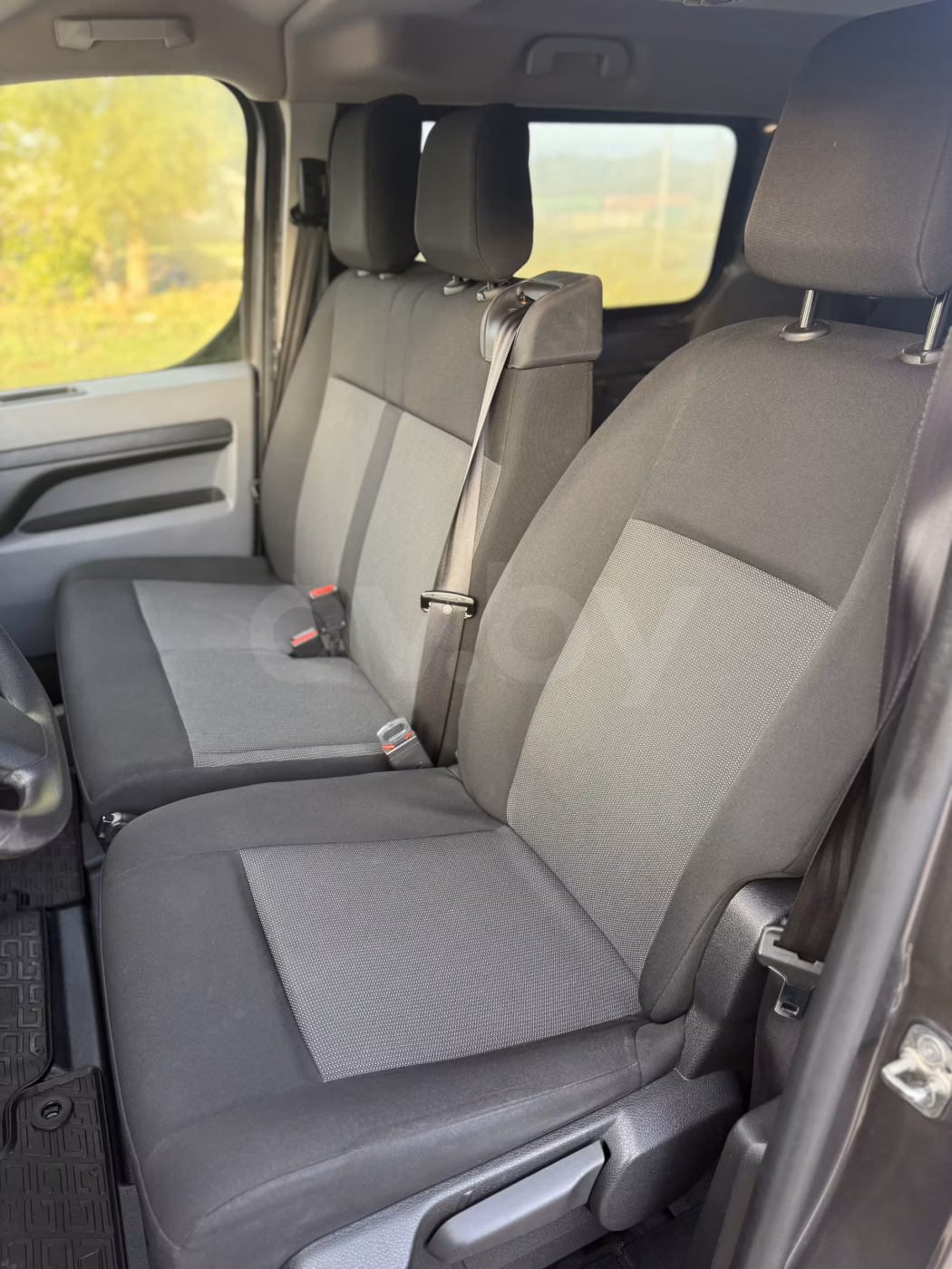 Opel Vivaro фото 10