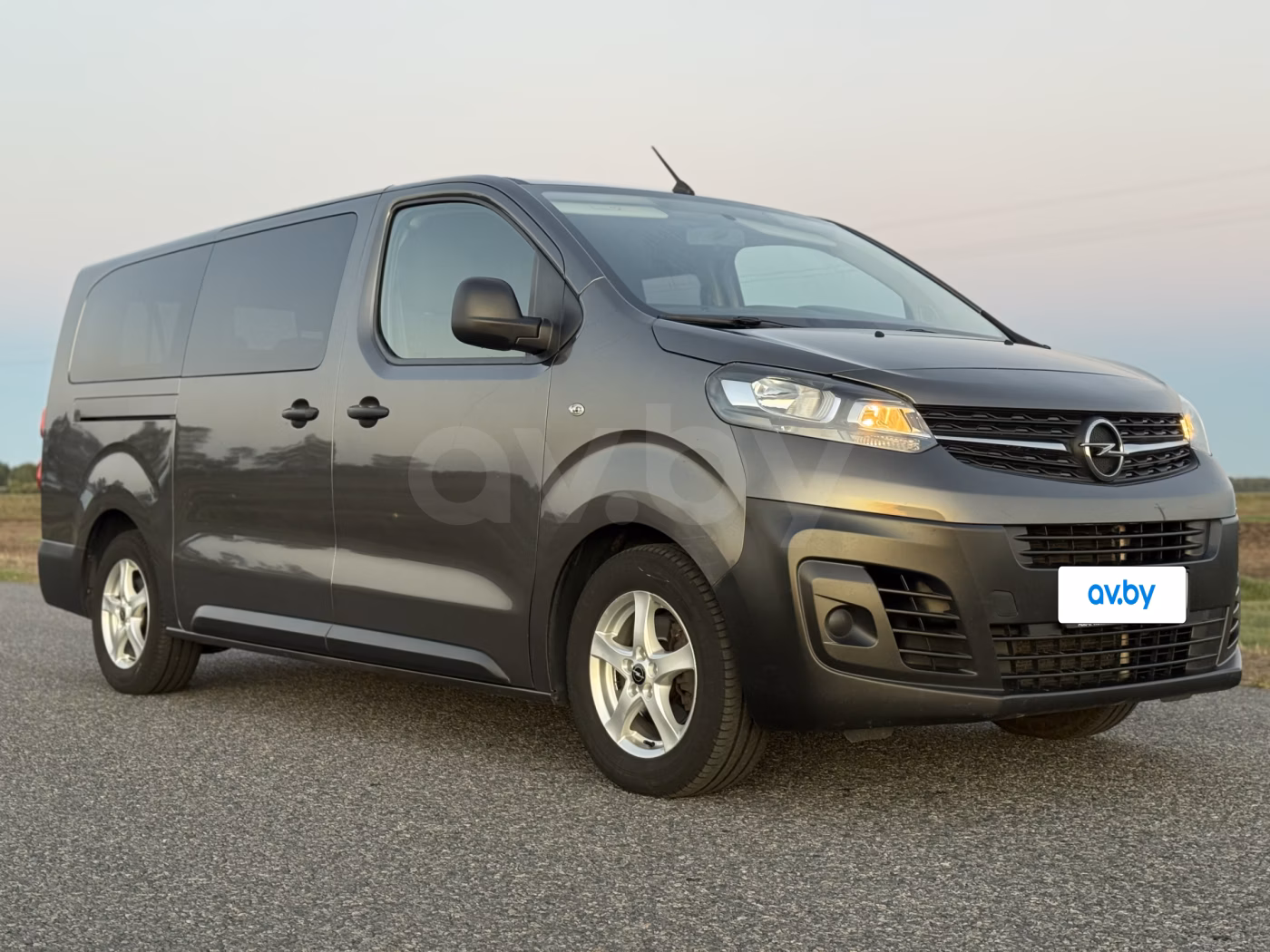 Opel Vivaro фото 27