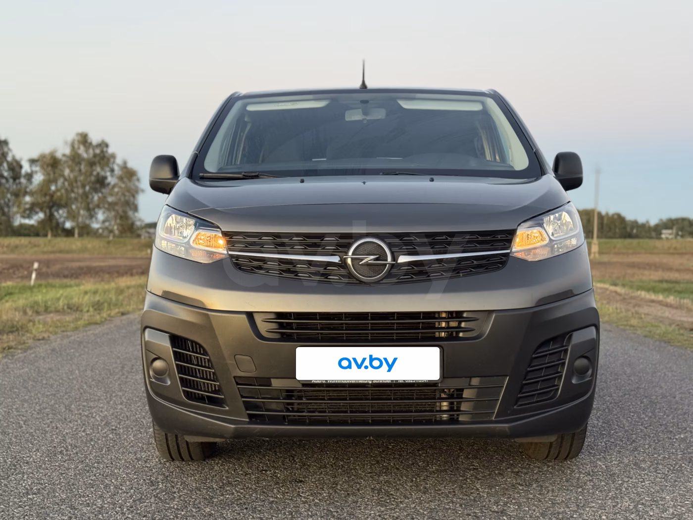 Opel Vivaro фото 28