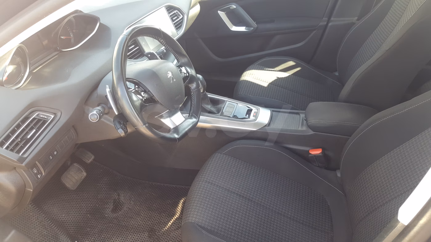 Peugeot 308 фото 3