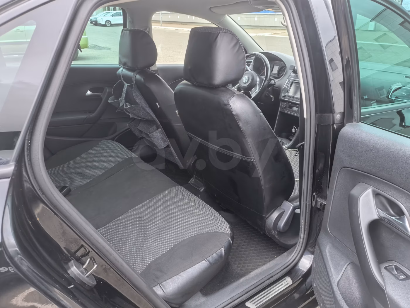 Volkswagen Polo Sedan фото 12