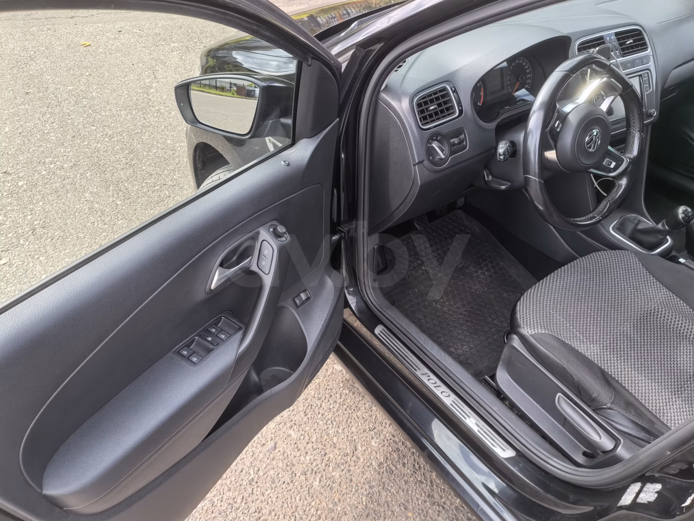 Volkswagen Polo Sedan фото 15