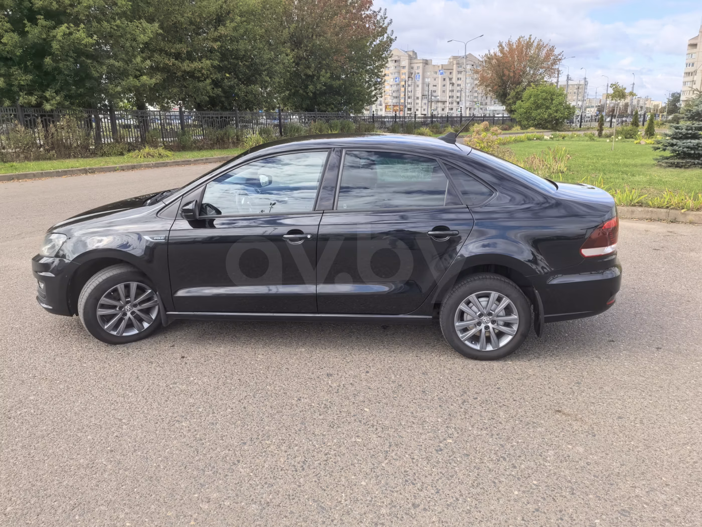 Volkswagen Polo Sedan фото 2