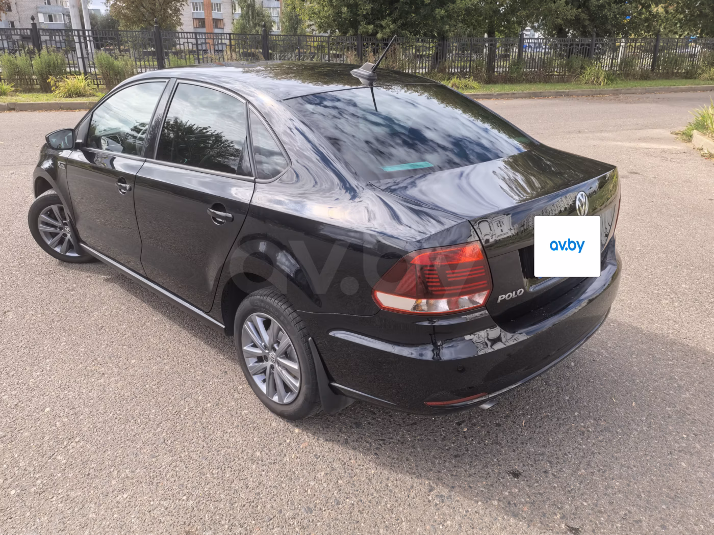 Volkswagen Polo Sedan фото 11