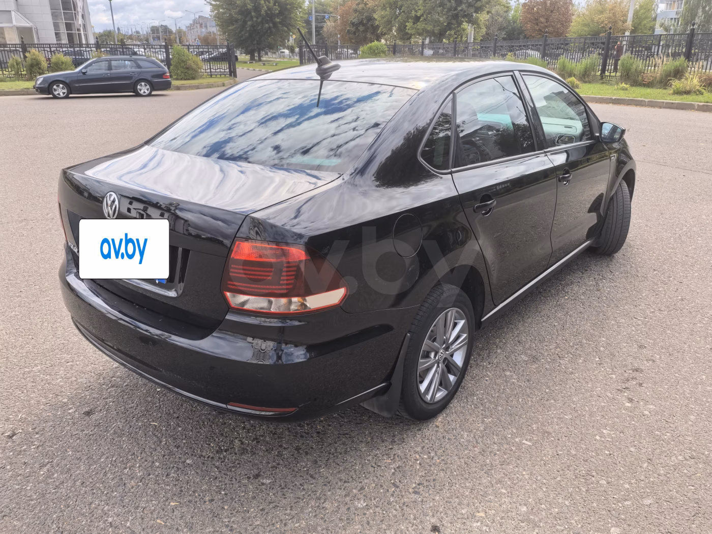 Volkswagen Polo Sedan фото 5