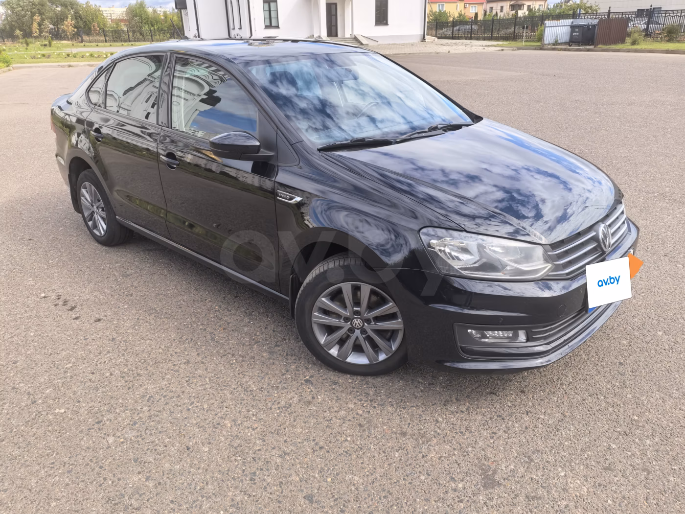 Volkswagen Polo Sedan фото 4