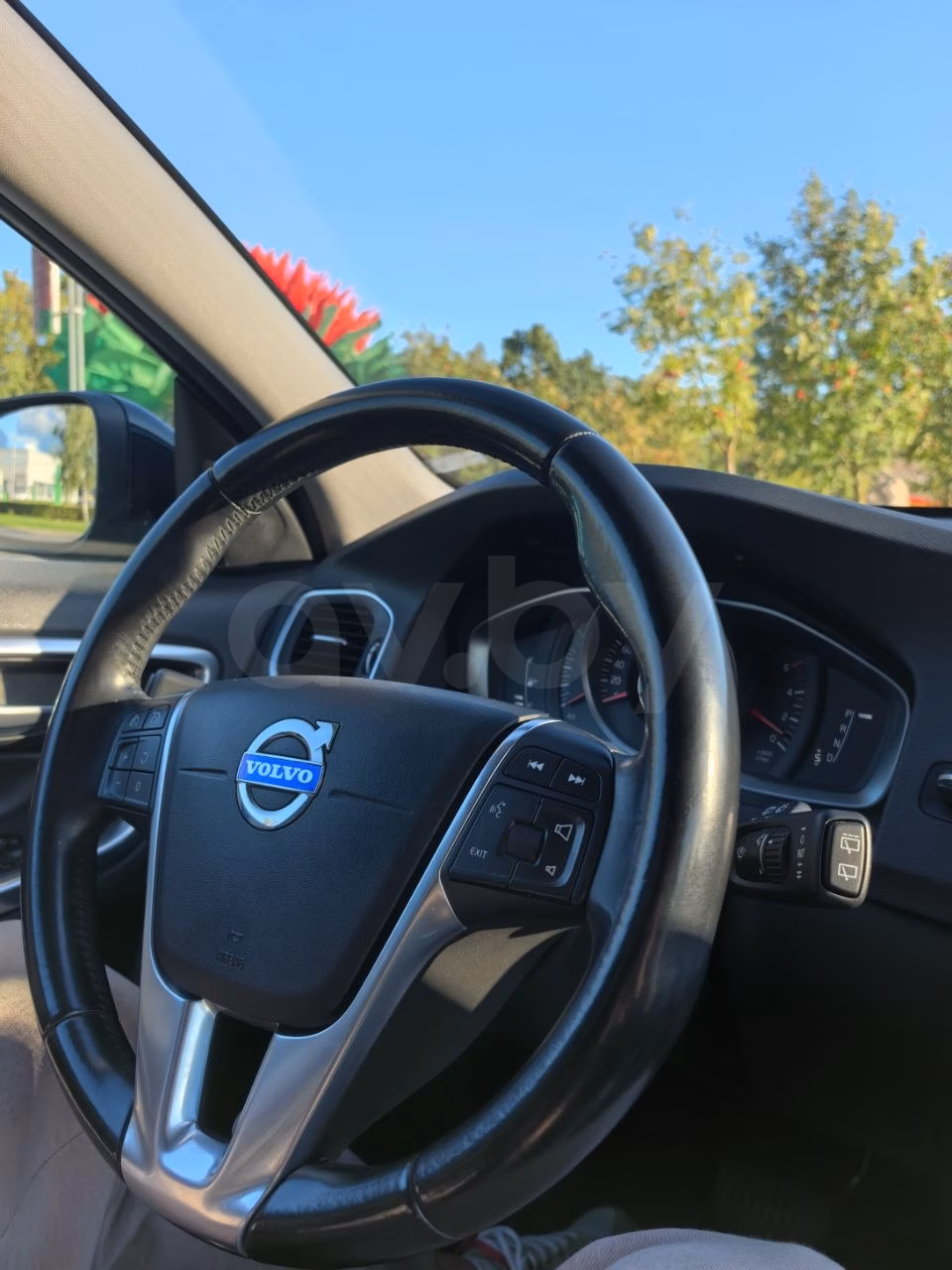 Volvo V60 фото 7
