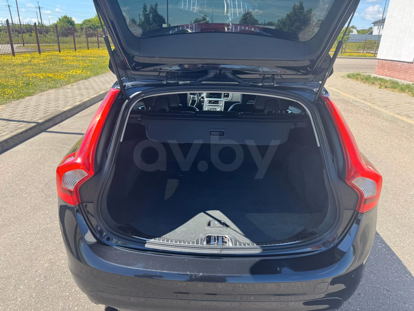 Volvo V60 фото 8