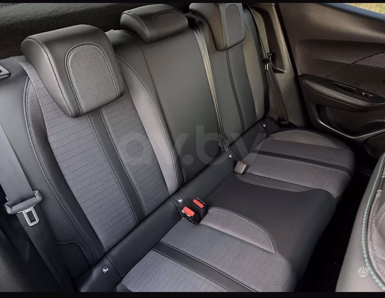 Peugeot 2008 фото 14