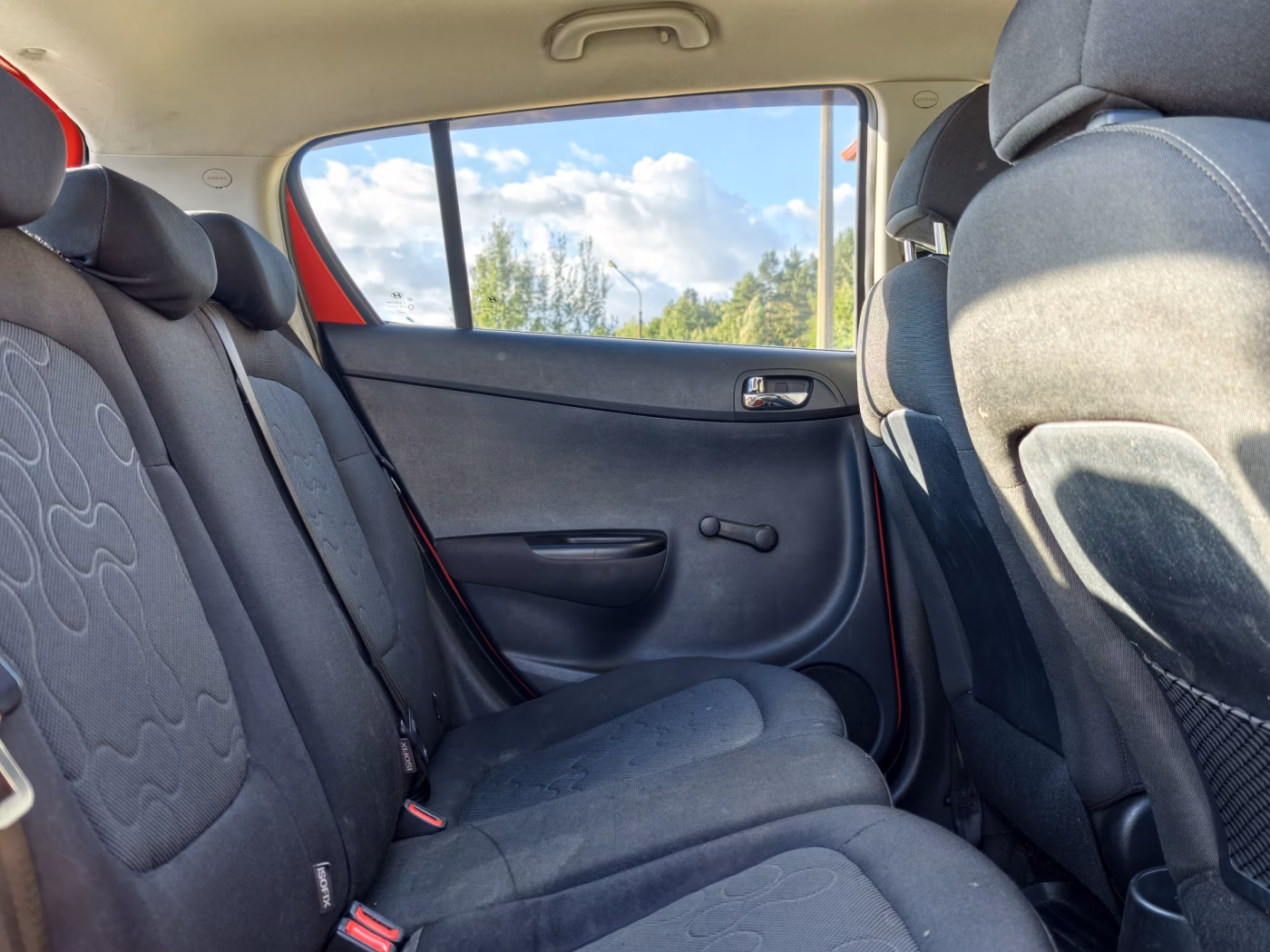 Hyundai i20 фото 12