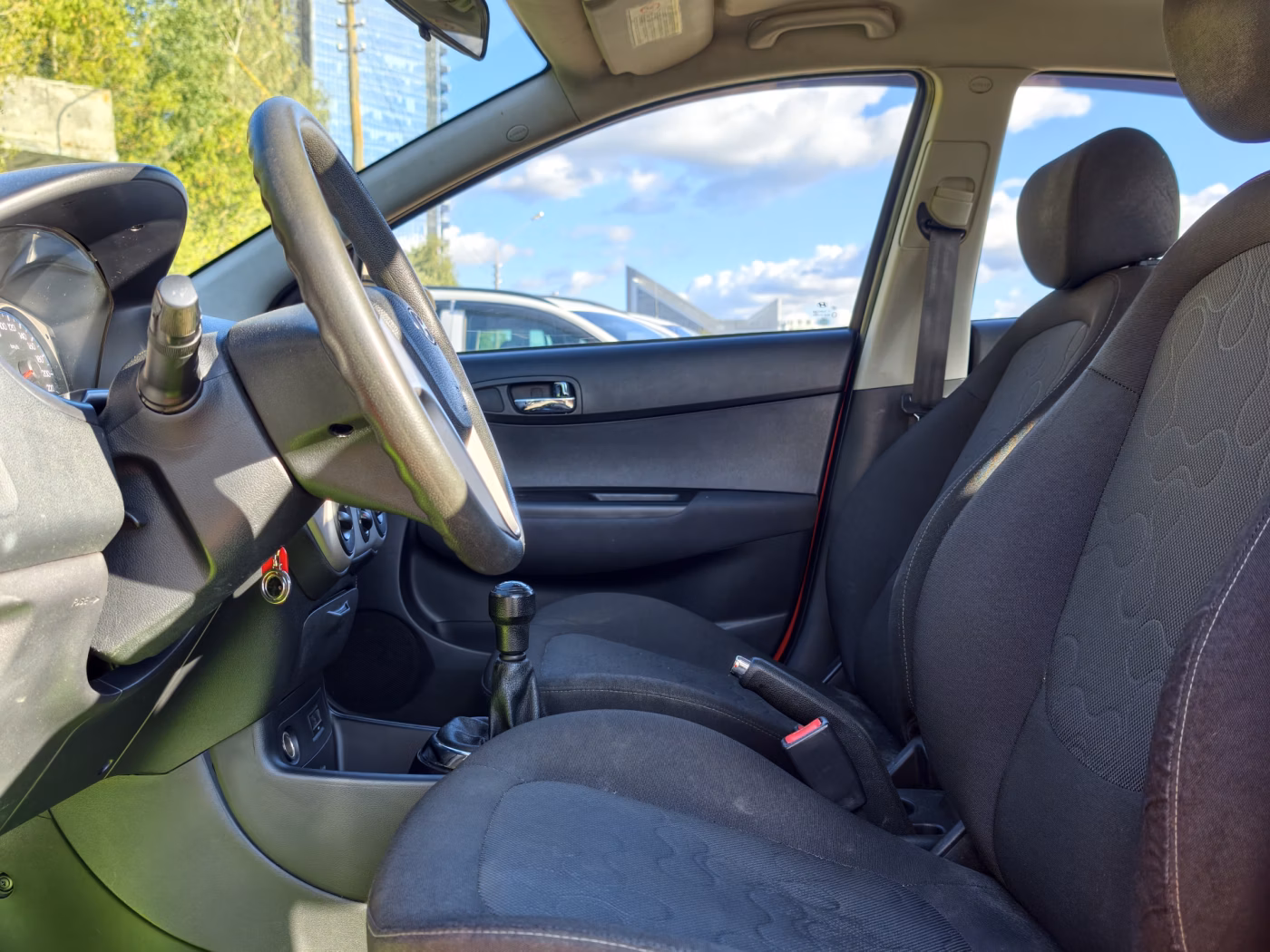 Hyundai i20 фото 10