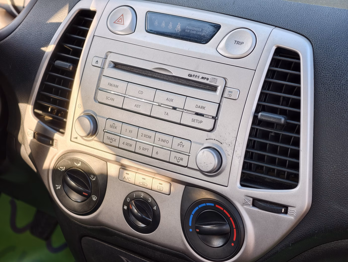 Hyundai i20 фото 19