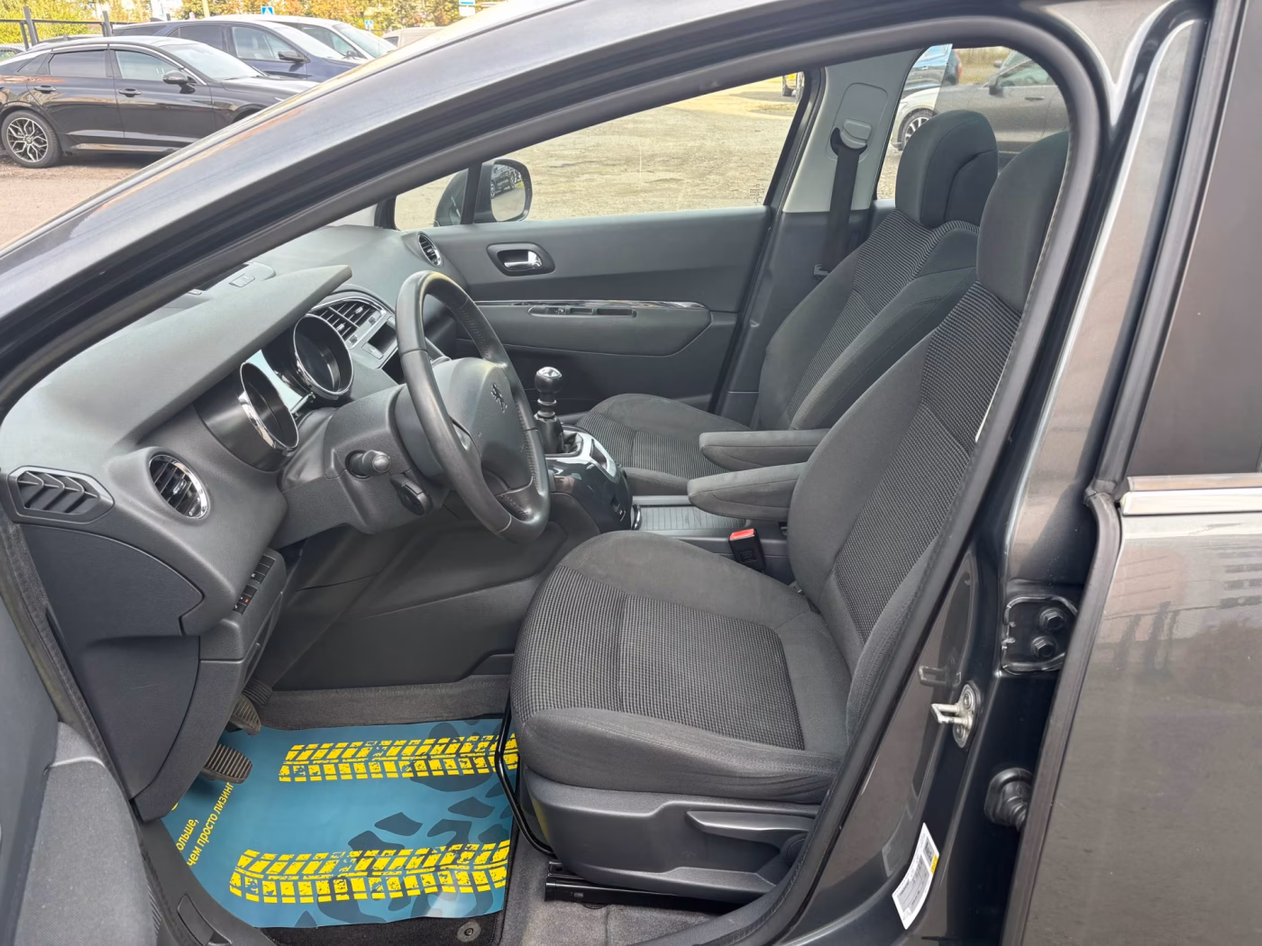 Peugeot 5008 фото 9