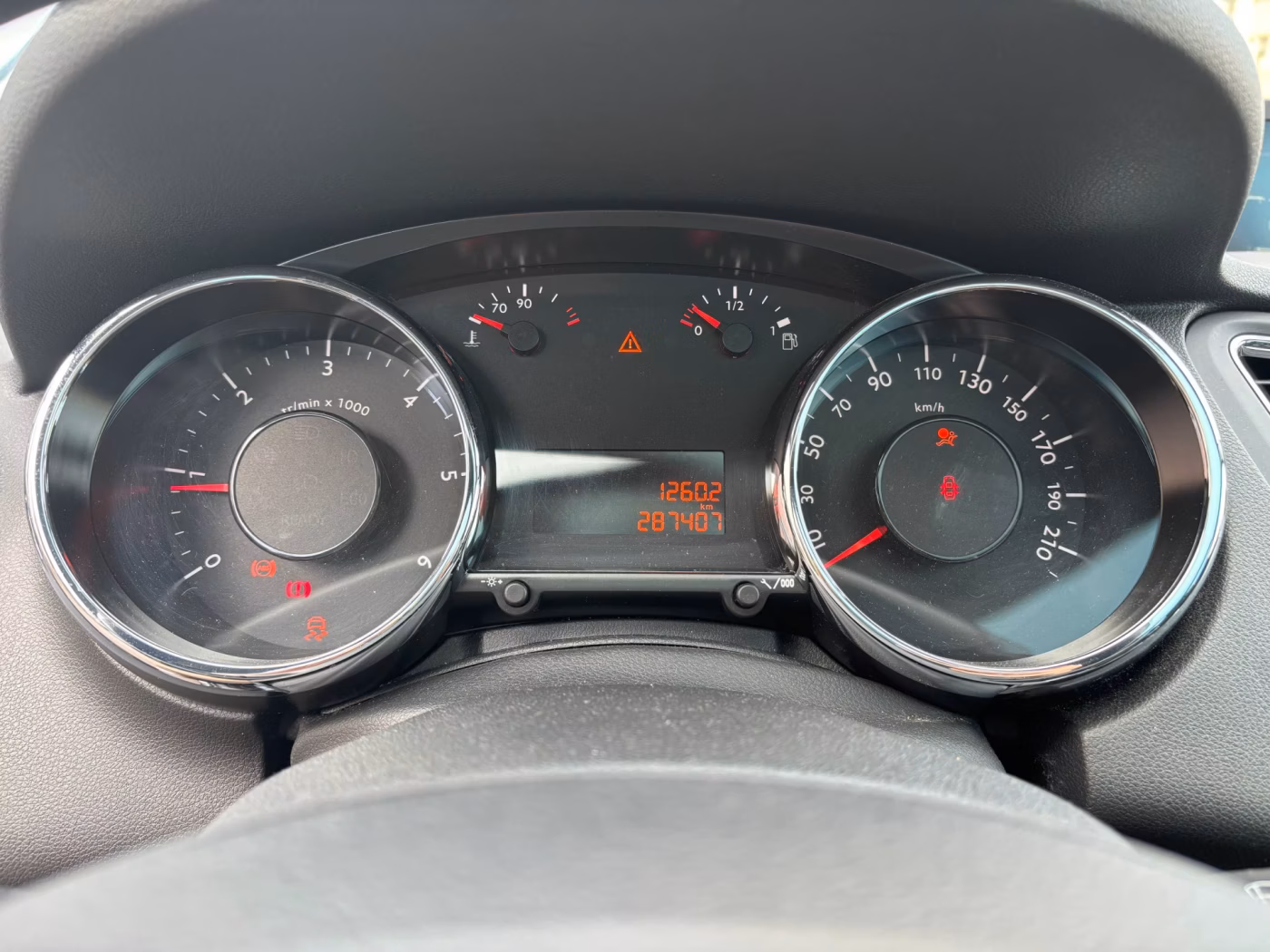 Peugeot 5008 фото 11