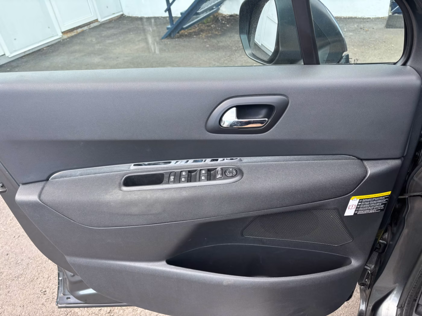 Peugeot 5008 фото 15