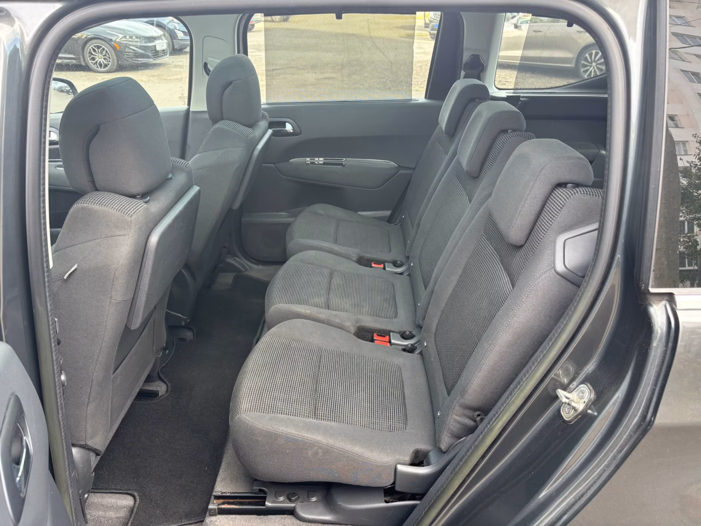 Peugeot 5008 фото 16