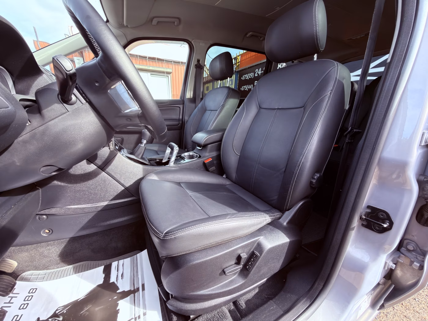 Ford Galaxy фото 10