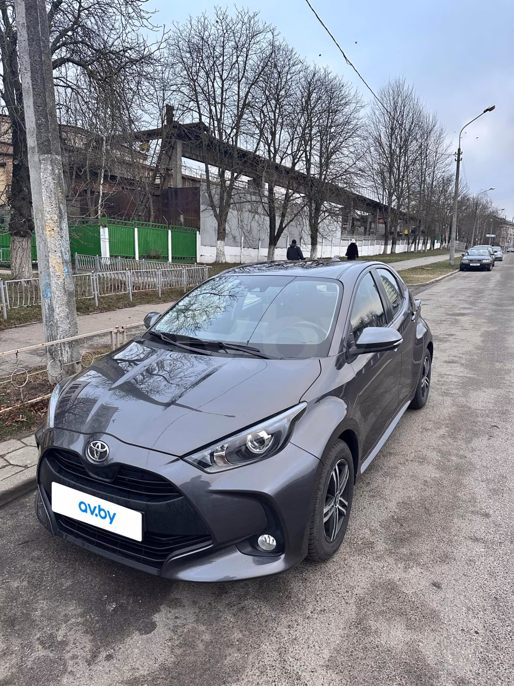 Toyota Yaris фото 2