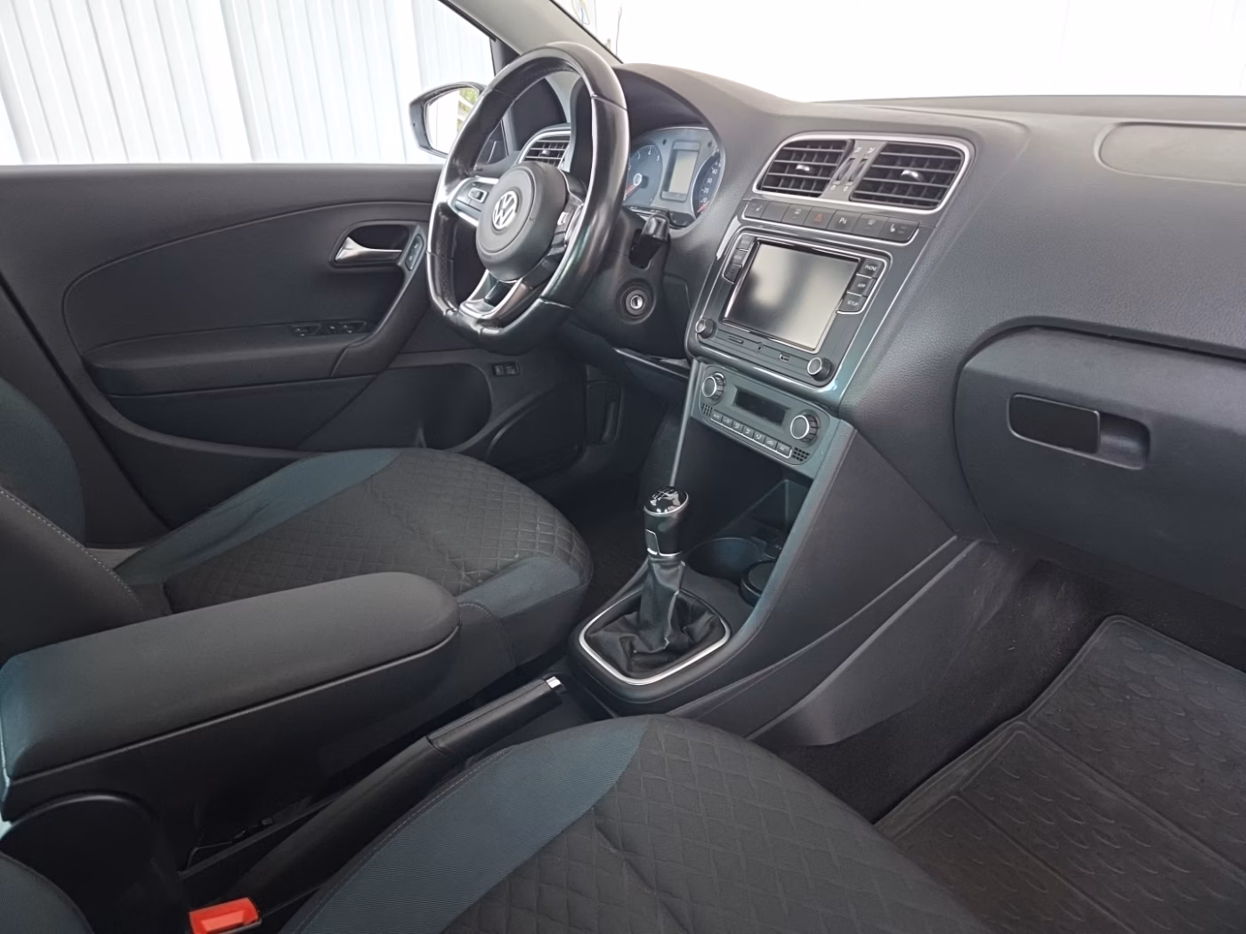 Volkswagen Polo Sedan фото 15