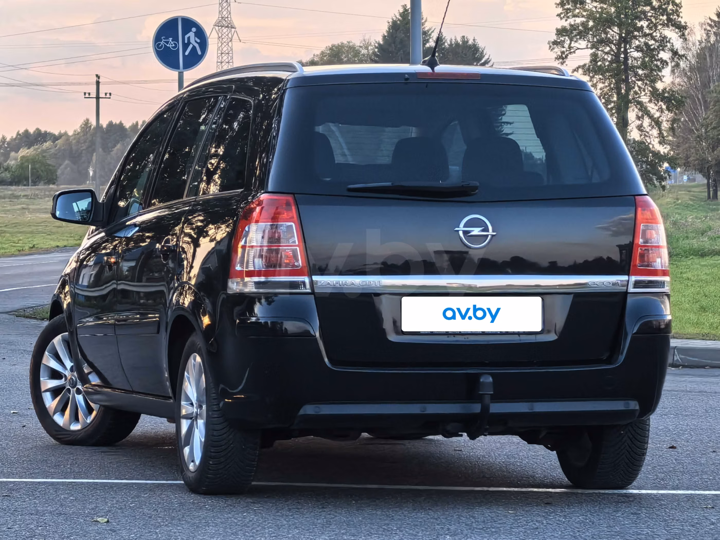 Opel Zafira фото 7