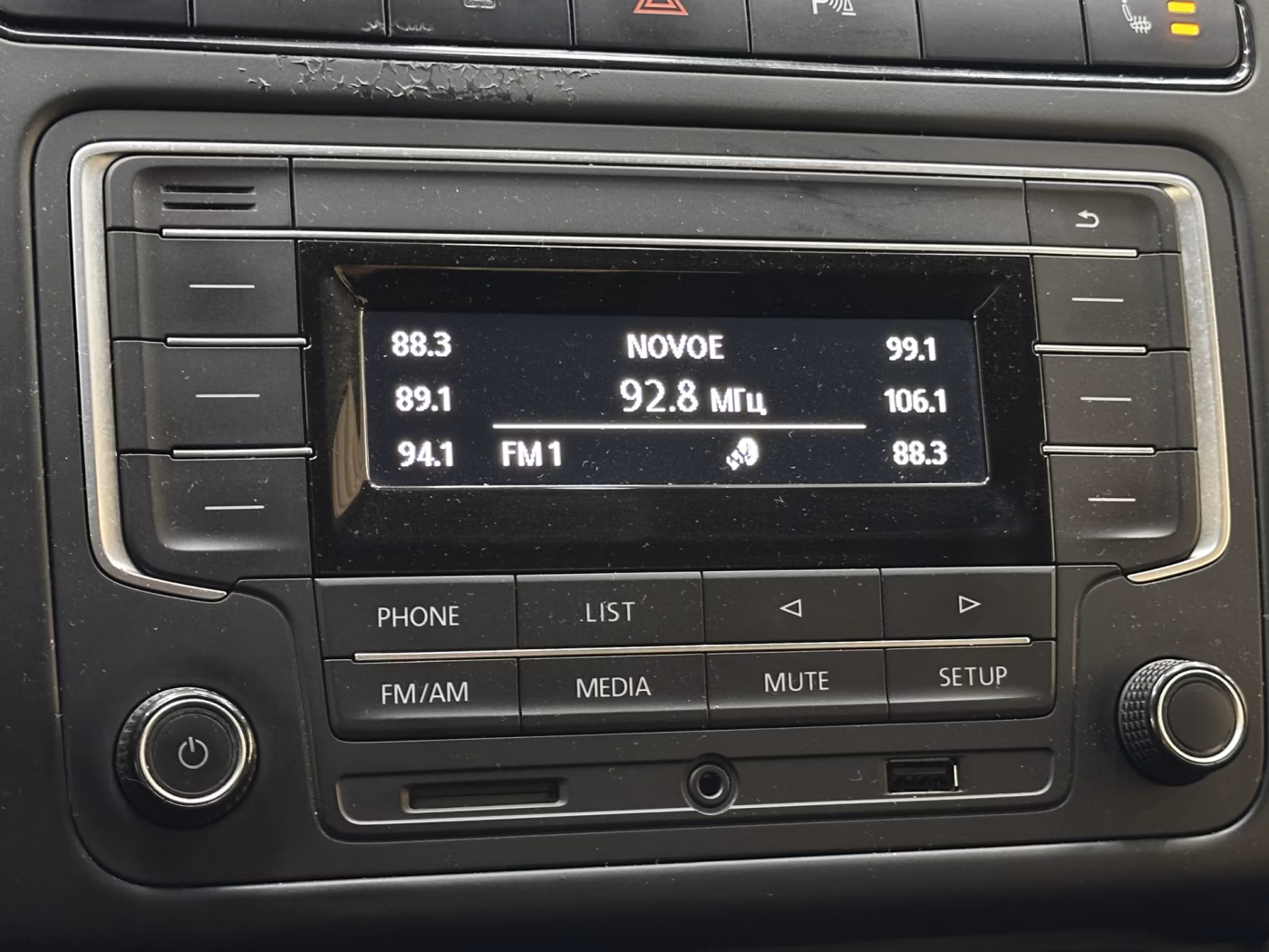 Volkswagen Polo Sedan фото 14