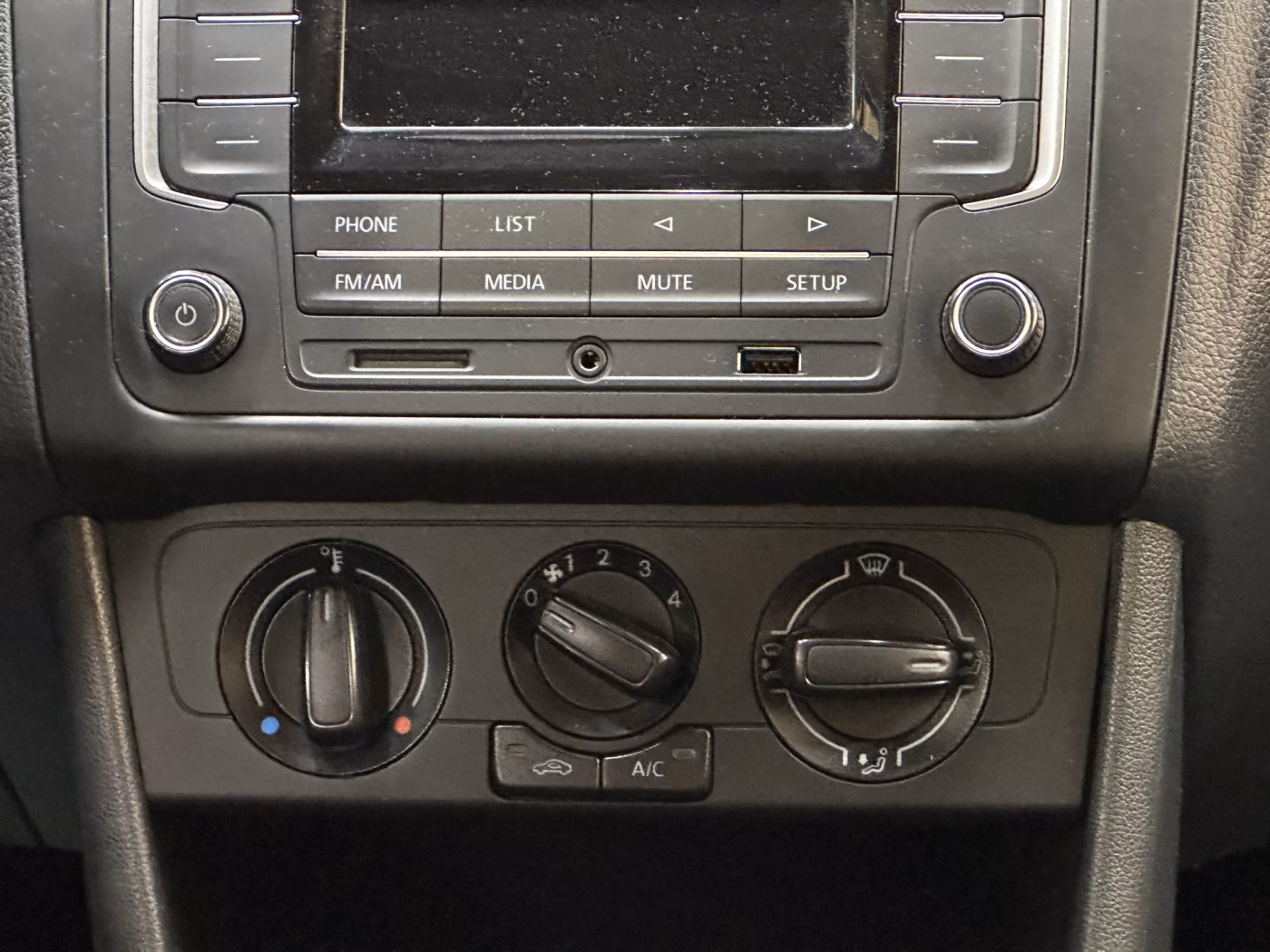 Volkswagen Polo Sedan фото 15