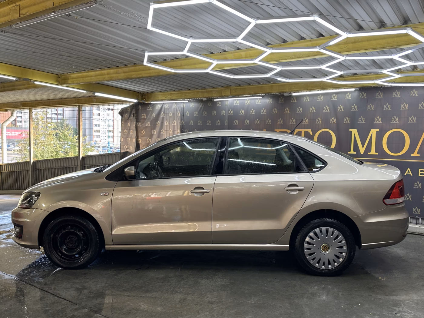 Volkswagen Polo Sedan фото 5