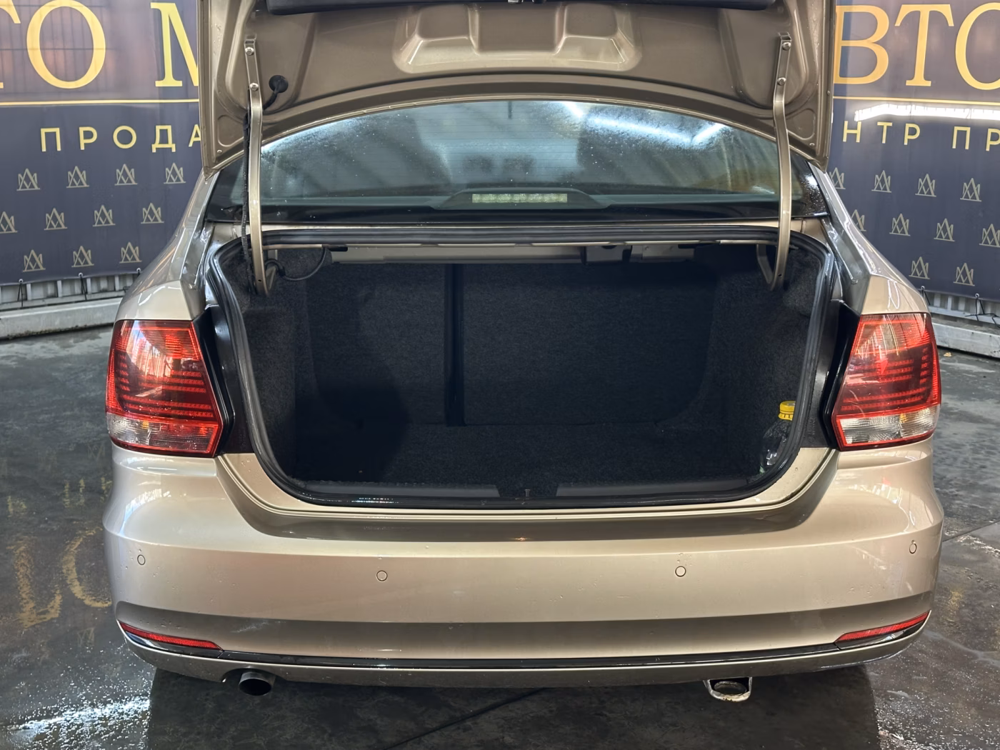 Volkswagen Polo Sedan фото 28