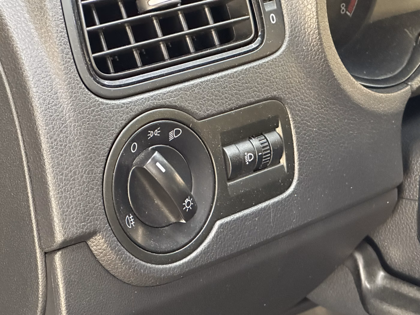 Volkswagen Polo Sedan фото 18