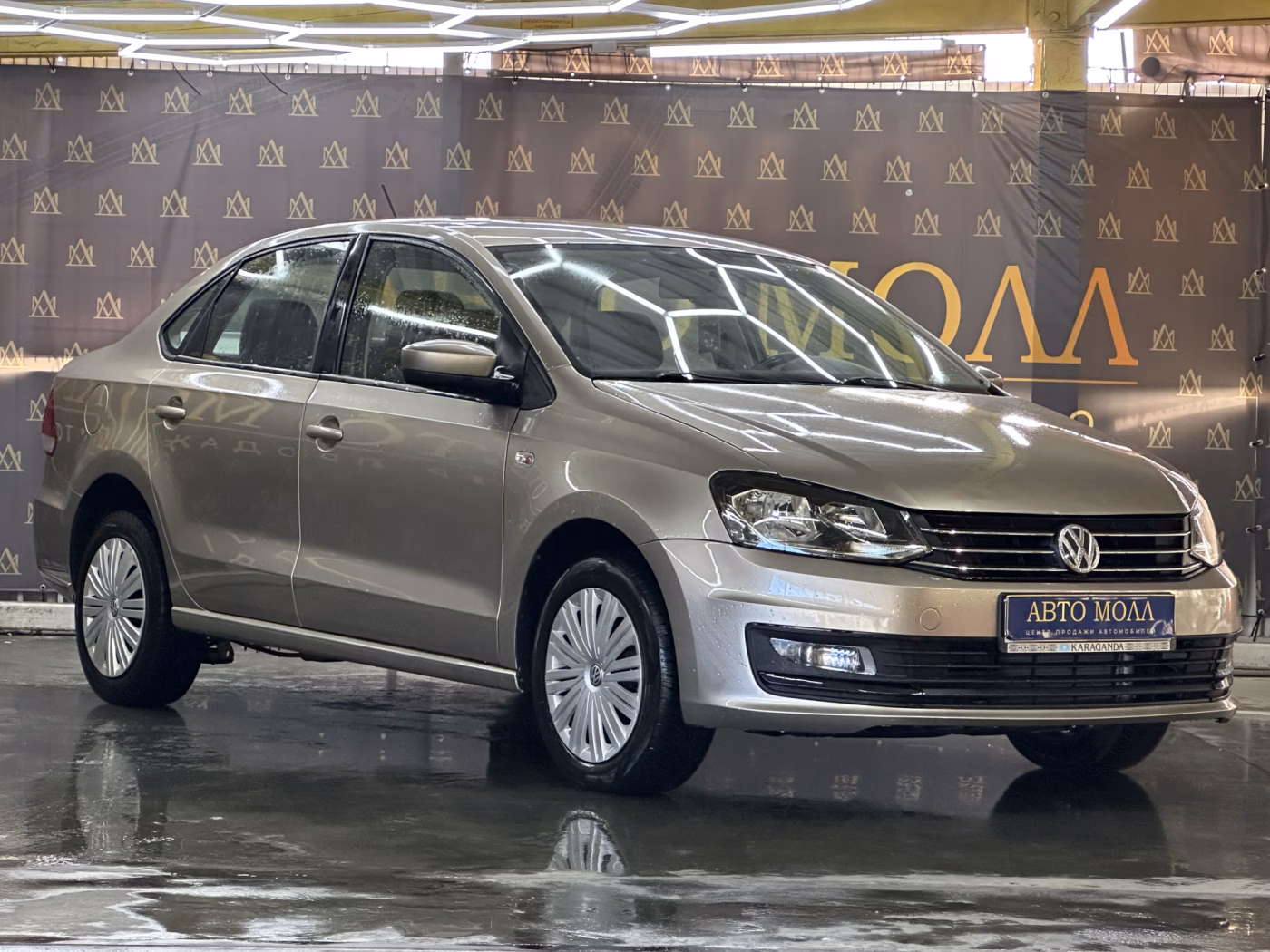 Volkswagen Polo Sedan фото 4