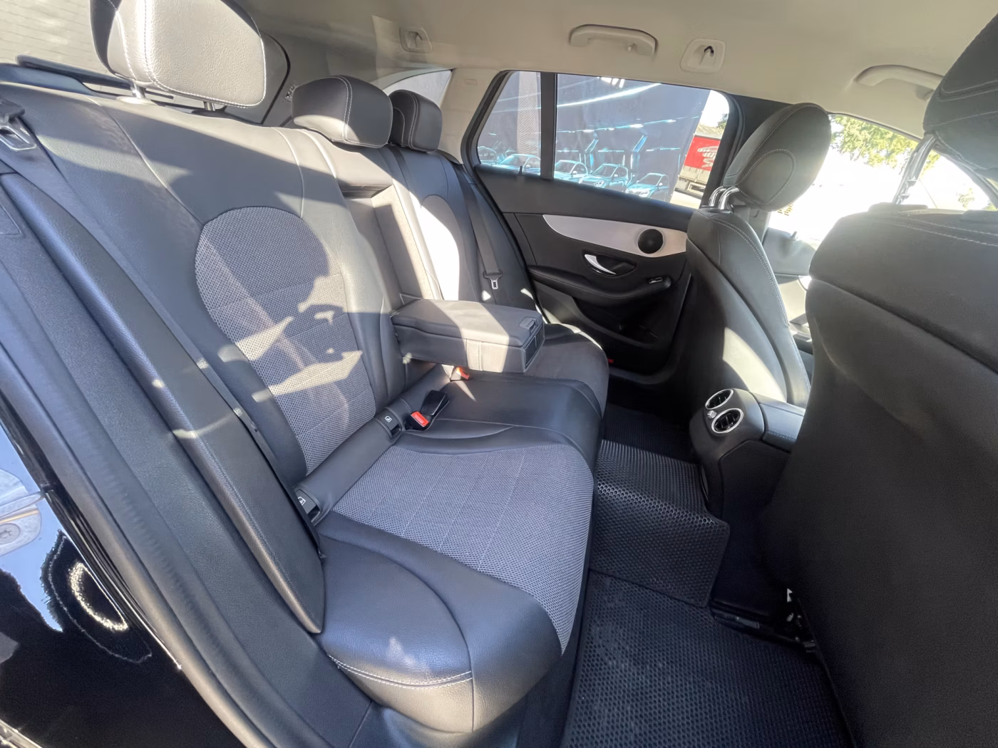 Mercedes-Benz C-Класс фото 12