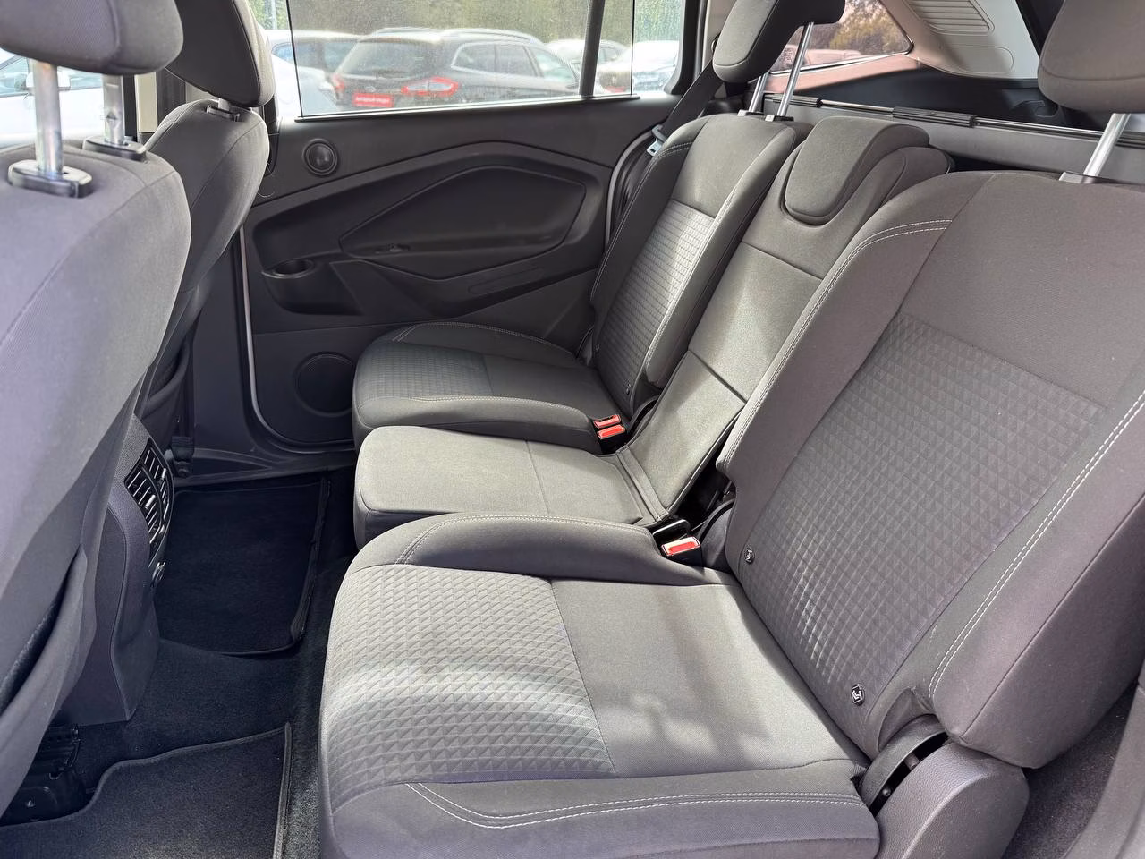 Ford Grand C-Max фото 15