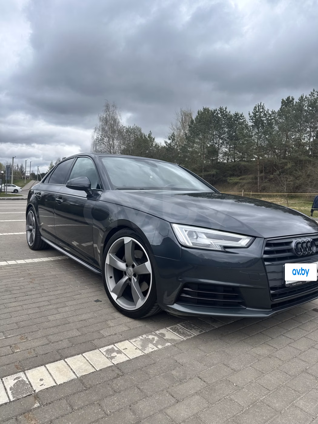 Audi A4 фото 2