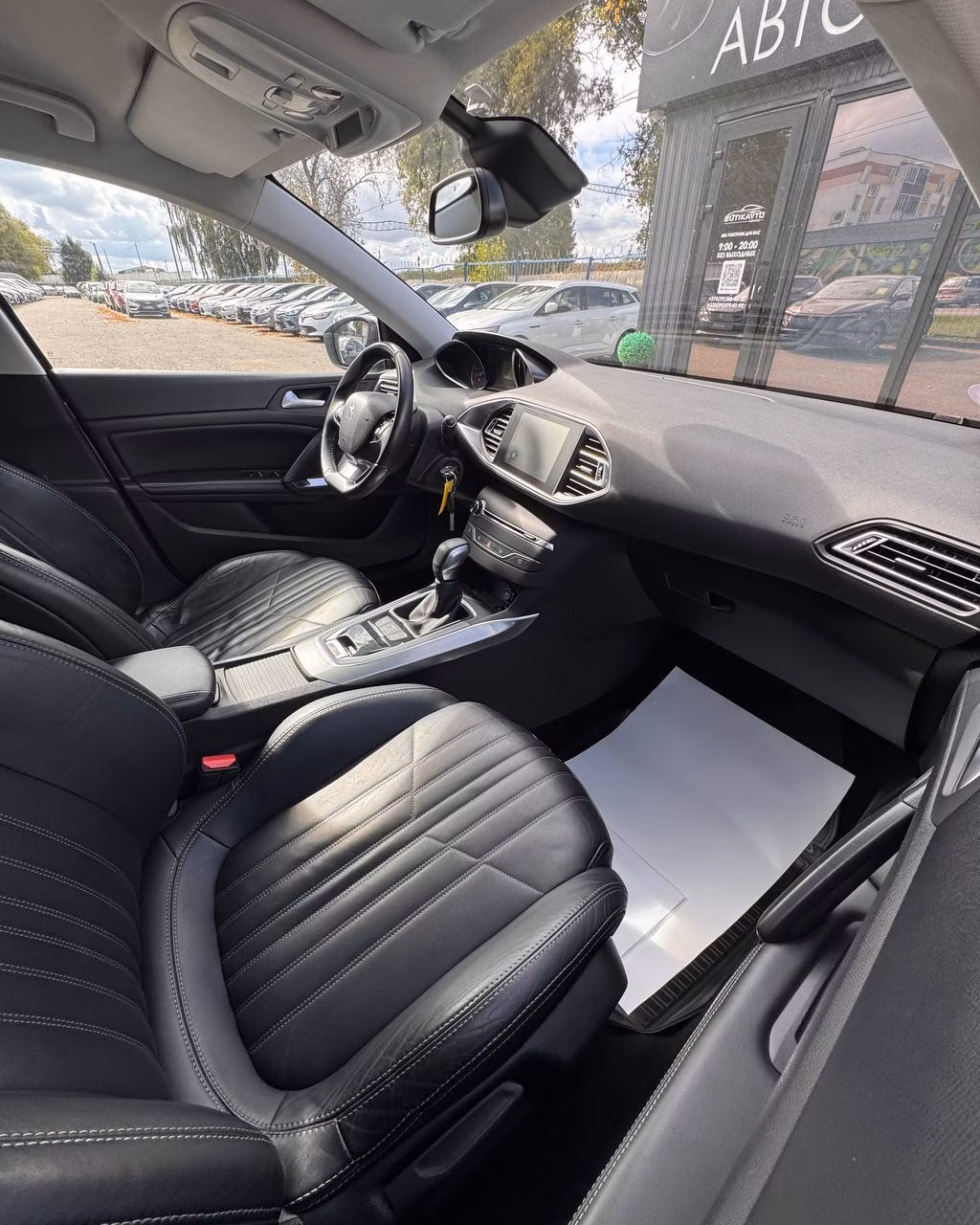 Peugeot 308 фото 10