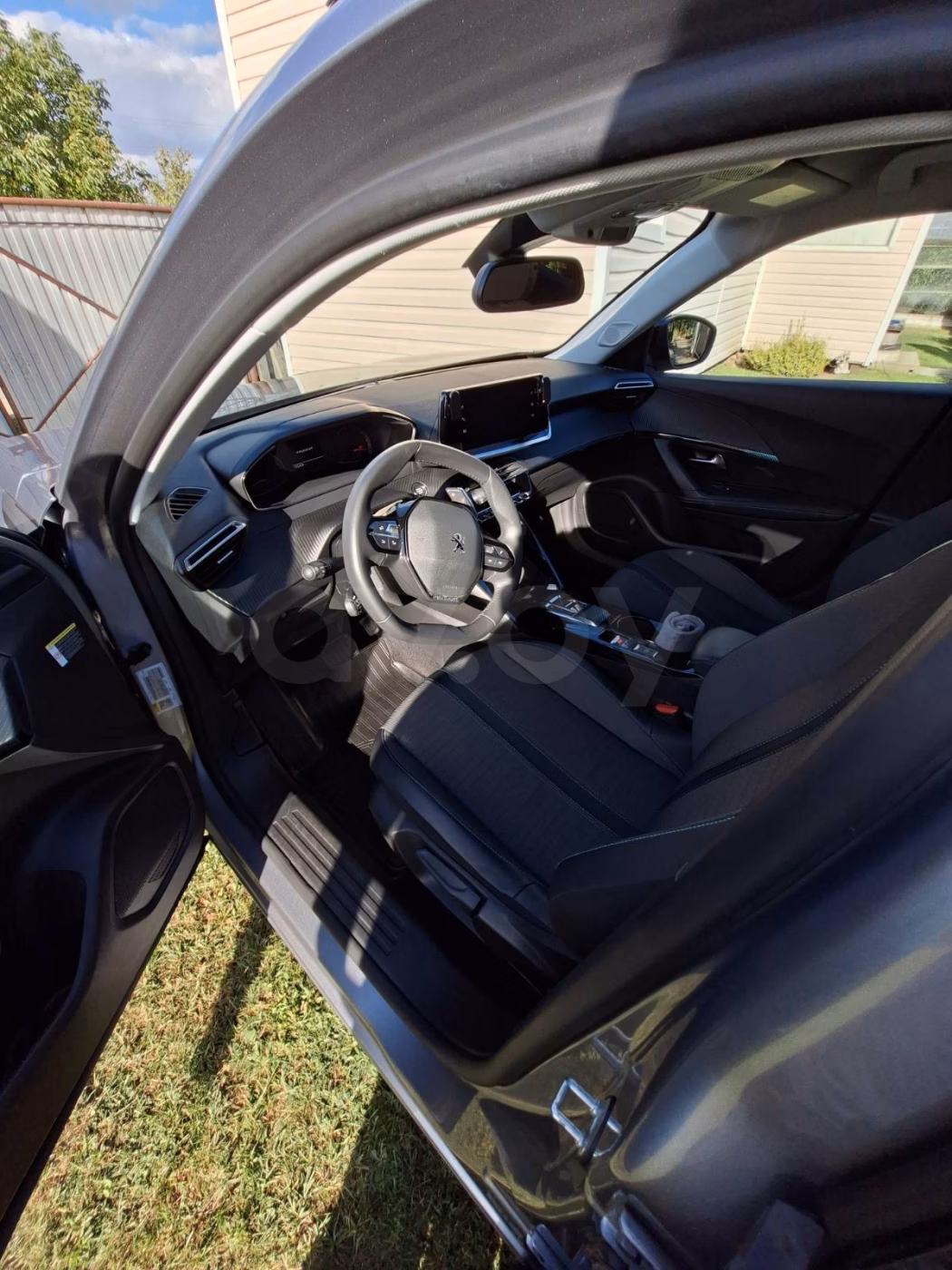 Peugeot 2008 фото 7