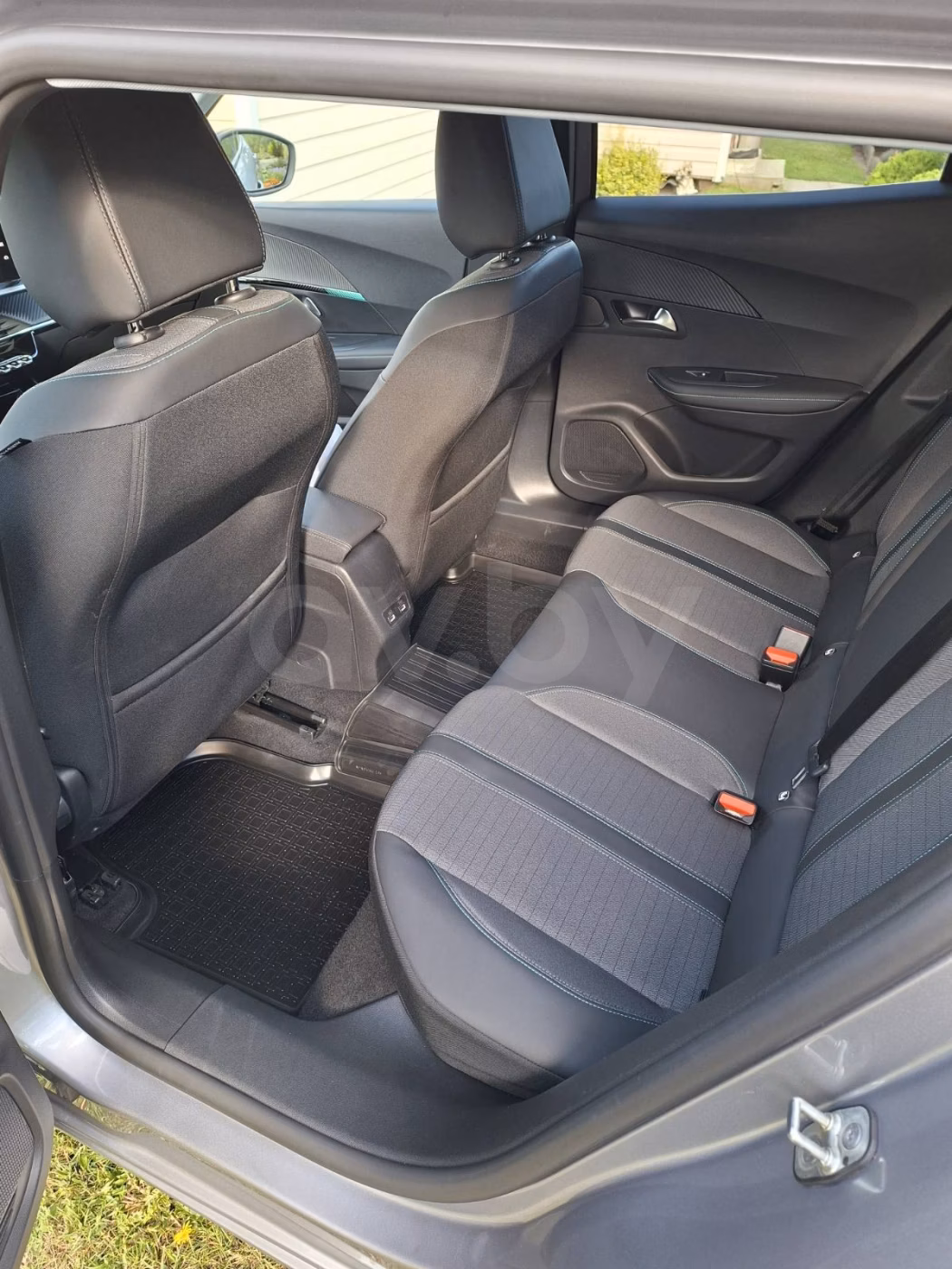Peugeot 2008 фото 8