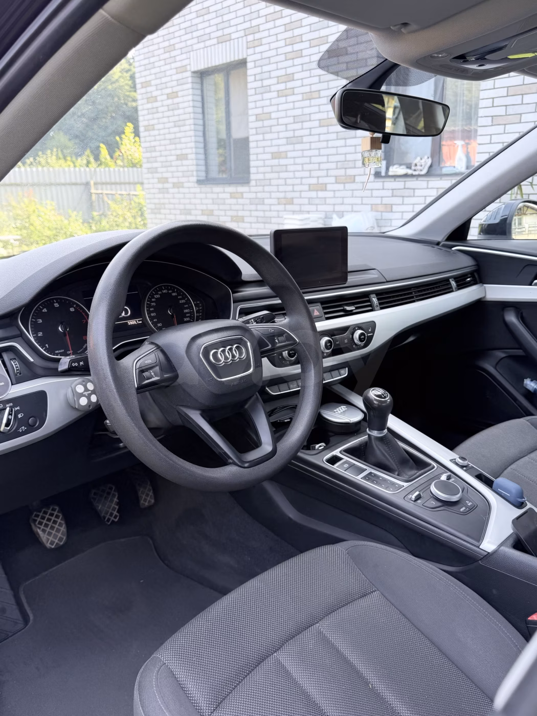 Audi A4 фото 9