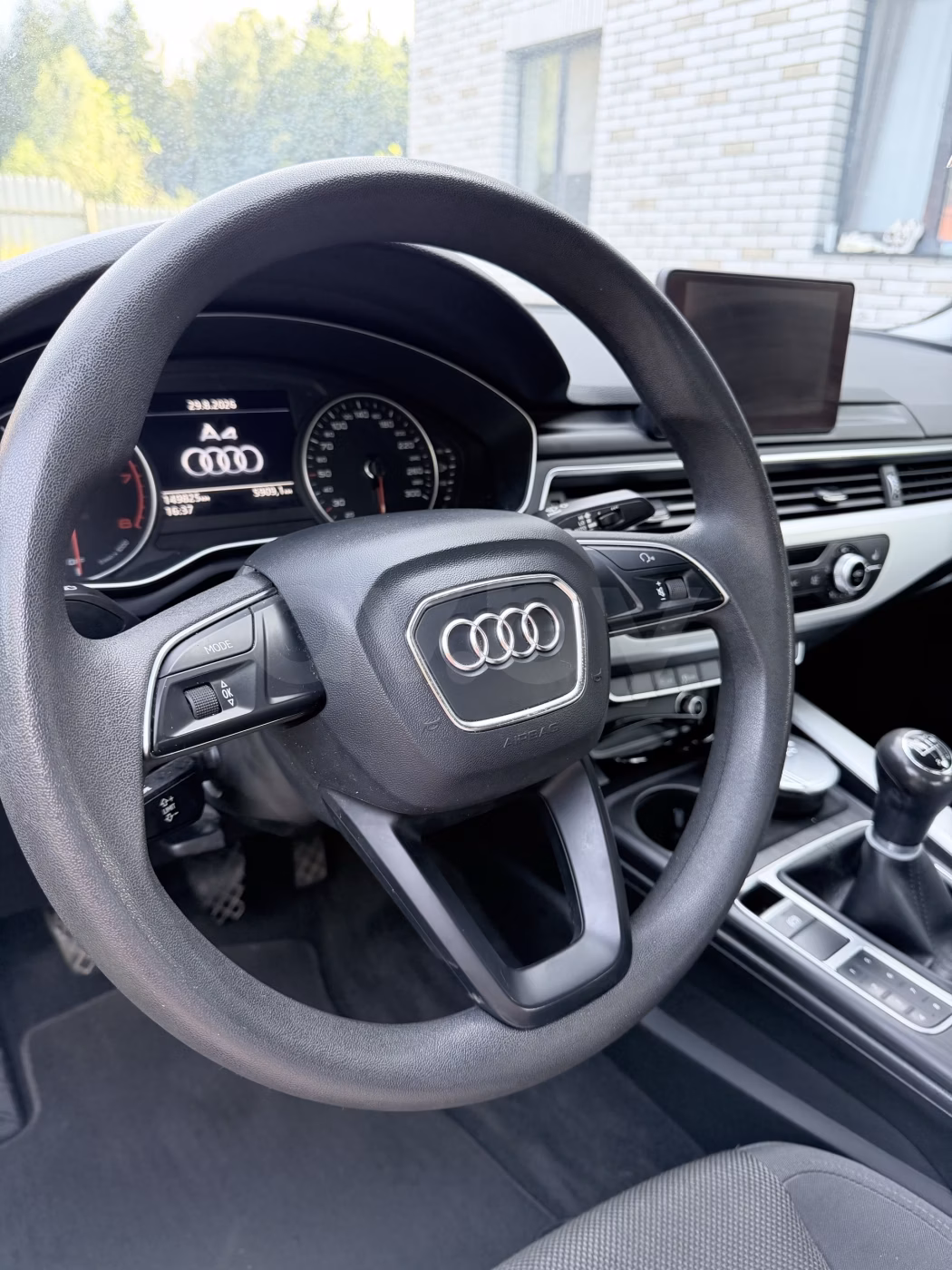 Audi A4 фото 8