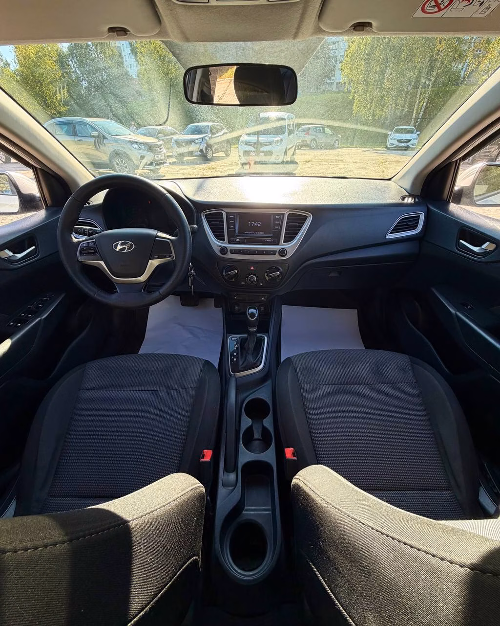 Hyundai Accent фото 7