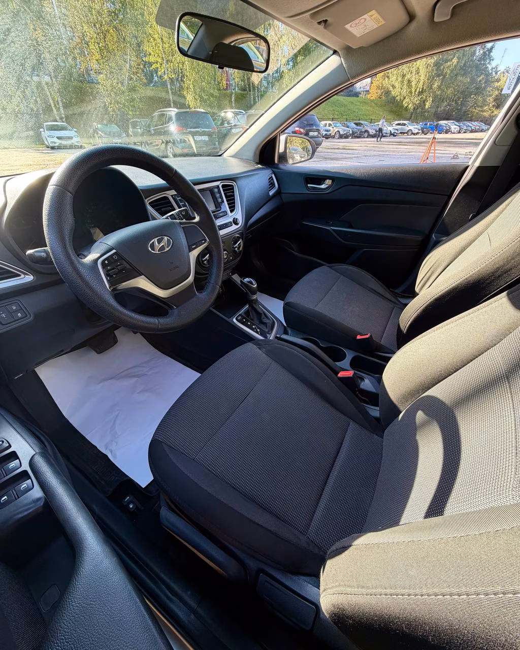 Hyundai Accent фото 8