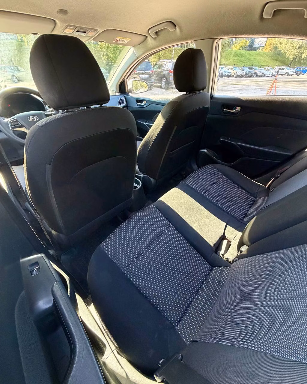 Hyundai Accent фото 9
