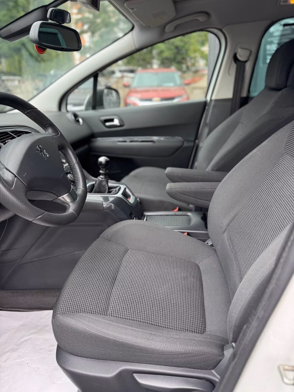 Peugeot 5008 фото 7