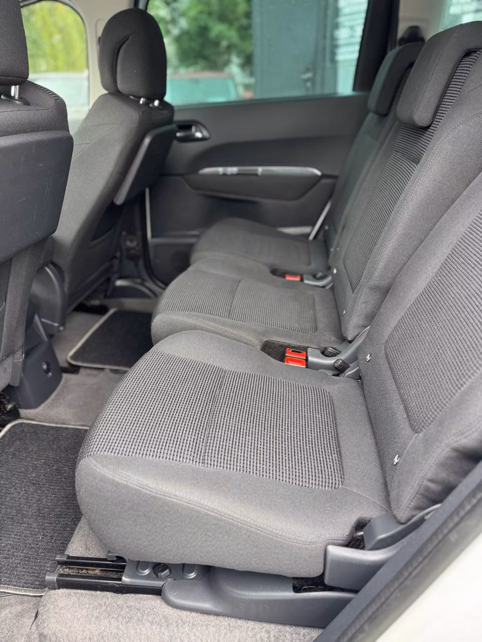 Peugeot 5008 фото 8