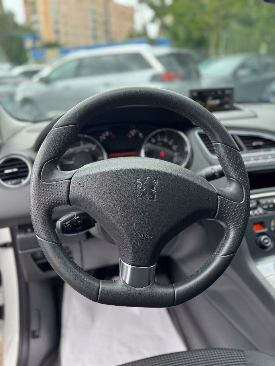 Peugeot 5008 фото 10