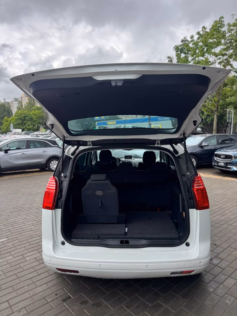Peugeot 5008 фото 11