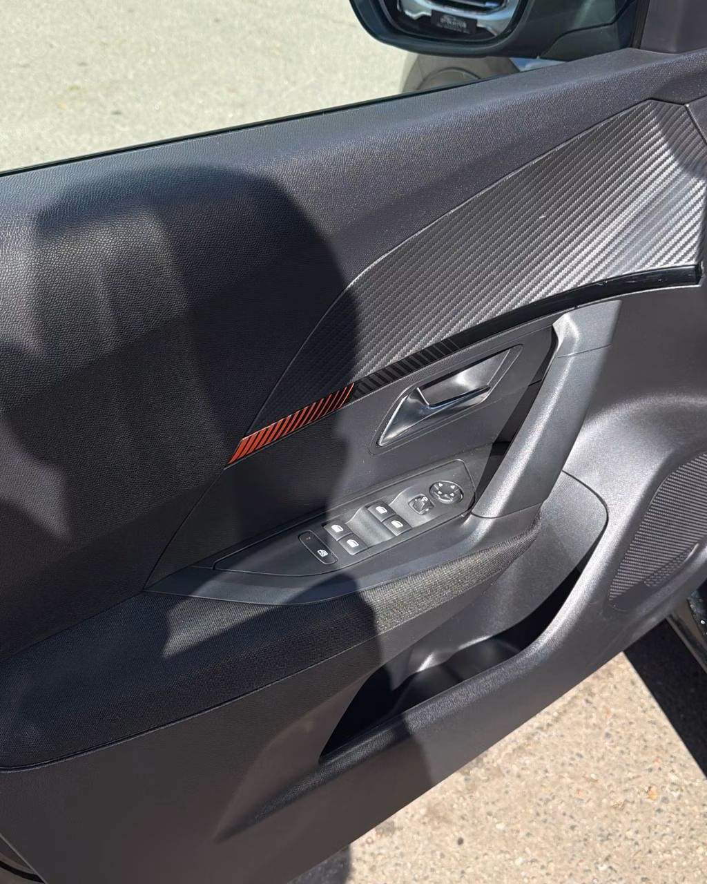 Peugeot 2008 фото 8